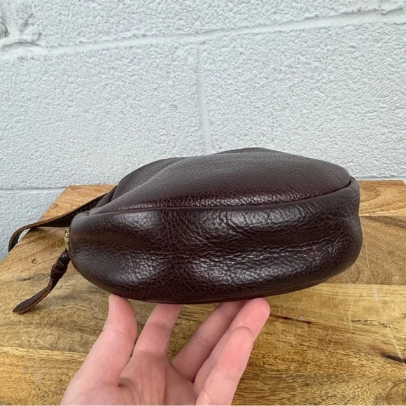 Portland Leather Goods Circle Crossbody Bag – Pebbled Leather Brown - Picture 9 of 16